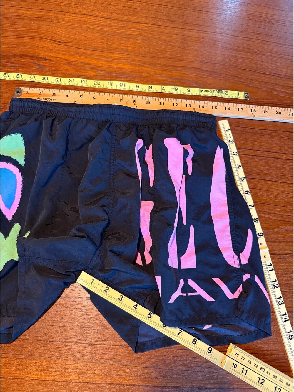 Gecko Hawaii 80s 90s neon surf graphic volleyball swim shorts